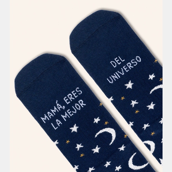 calcetines-mama-eres-la-mejor-del-universo-lunas (1)