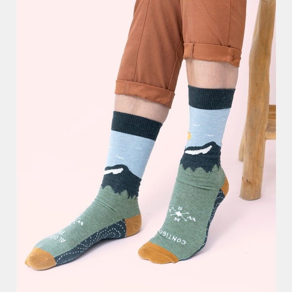 calcetines-contigo-al-quinto-pino-brujula (1)
