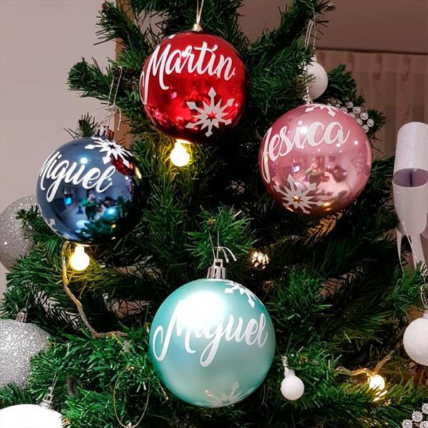 bola-de-navidad-personalizada-con-nombre-nuvols-de-regals-2