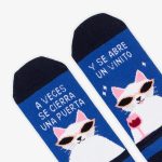 calcetines-puerta-vinito-nuvols-de-regals-3