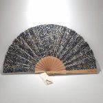 abanico-seda-animal-print-nuvols-de-regals