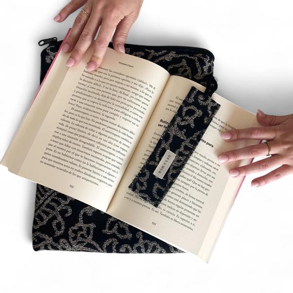 Funda Libro Teide De La Mur jacquard floral con punto de libro