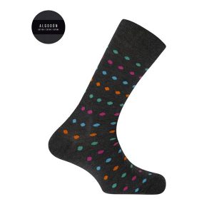 Set de tres calcetines Punto Blanco en caja de regalo con tablero de parchís, fichas y dado.