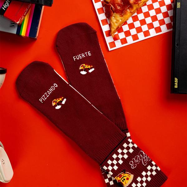 calcetines-pizzando-fuerte-nuvols-de-regals-1 calcetines-pizzando-fuerte-nuvols-de-regals-1