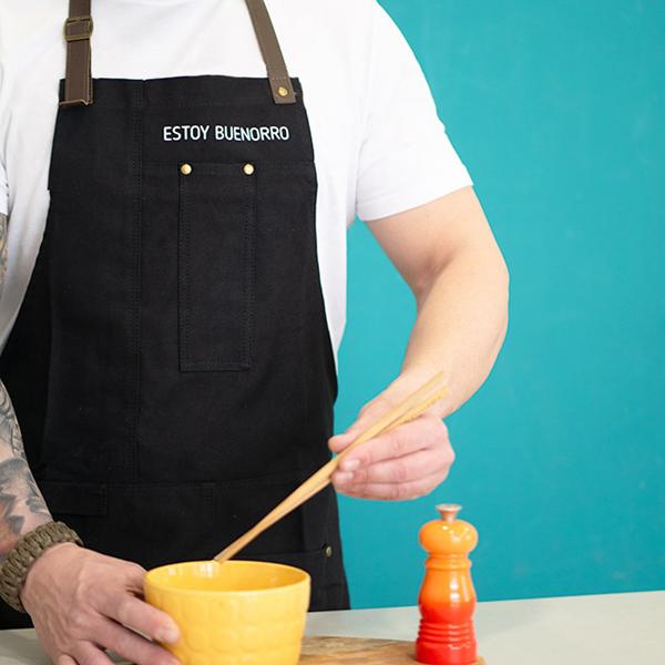delantal-negro-estoy-buenorro-nuvols-de-regals-3