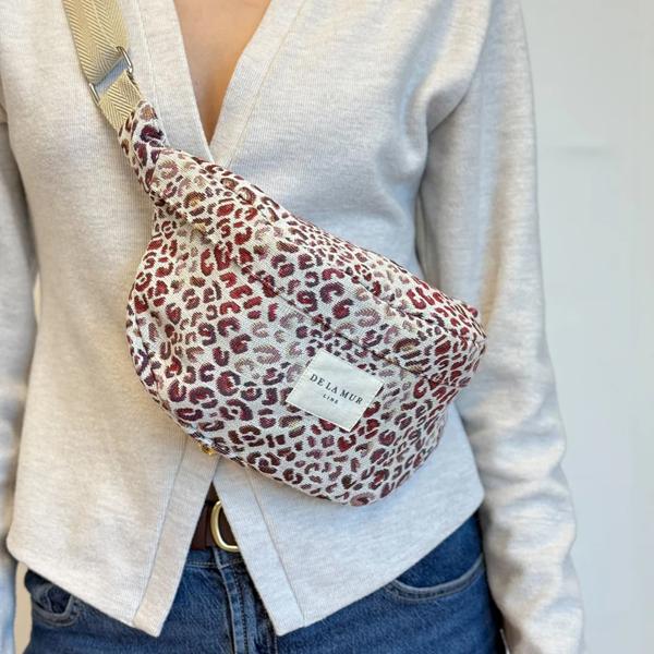 vista general rinonera talco de la mur. estampado animal