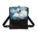 Mochila Núvols ilustrada por Esther Voltà diseño mágico niña luna
