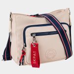 Bolso tipo bandolera Moselle de SKPT. Color beige