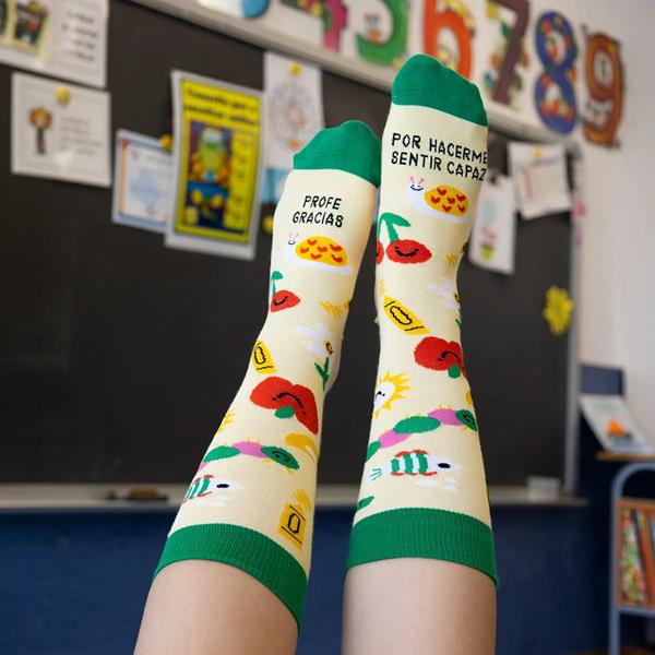 Calcetines para profe con mensaje gracias por hacerme sentir capaz
