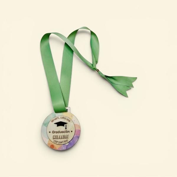 Medalla de graduación personalizada con el nombre